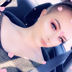 Meet your Posher, Bee